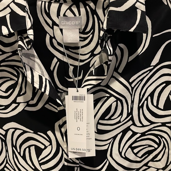 Chico’s top NWT - Picture 2 of 5